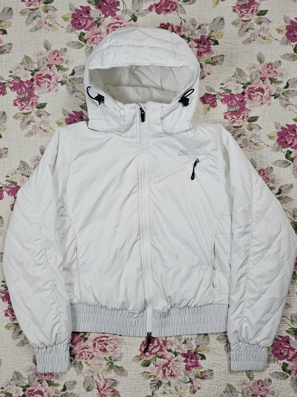 Vintage Y2K Nike Sportswear Women's White Hooded Full Zip Puffer Jacket Short M